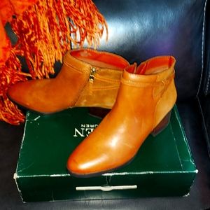 BNWT LAUREN RALPH LAUREN CLASSIC TAN DAMARA BOOTIE